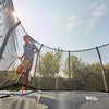 First Class Trampolinrunde